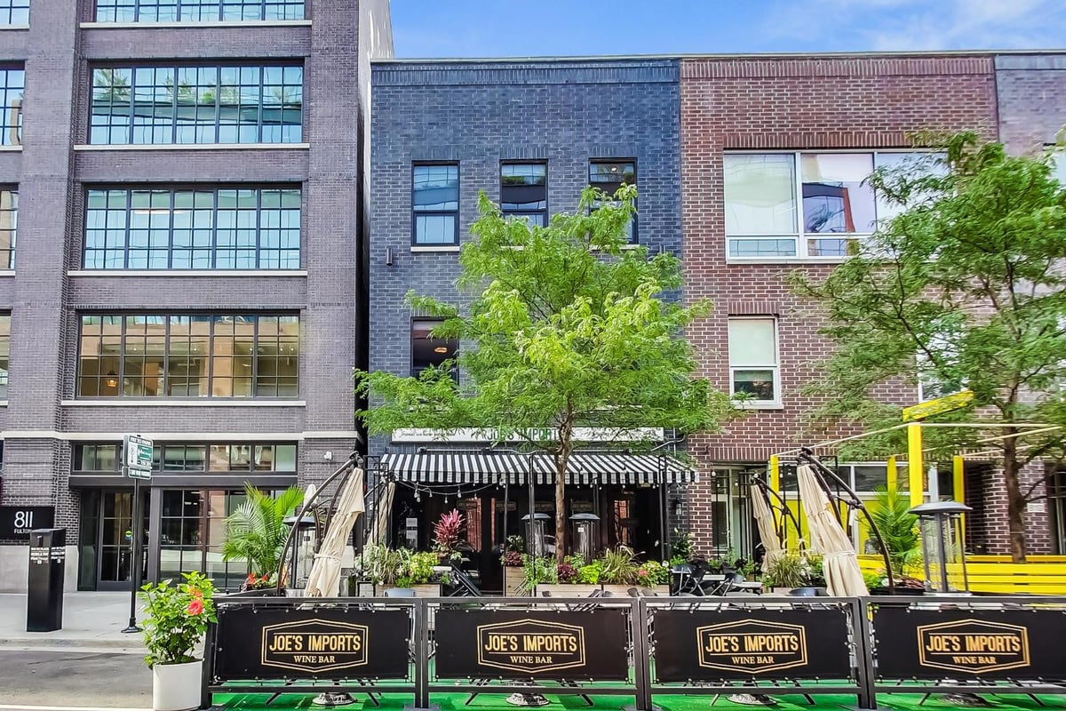 813 W Fulton Market #2