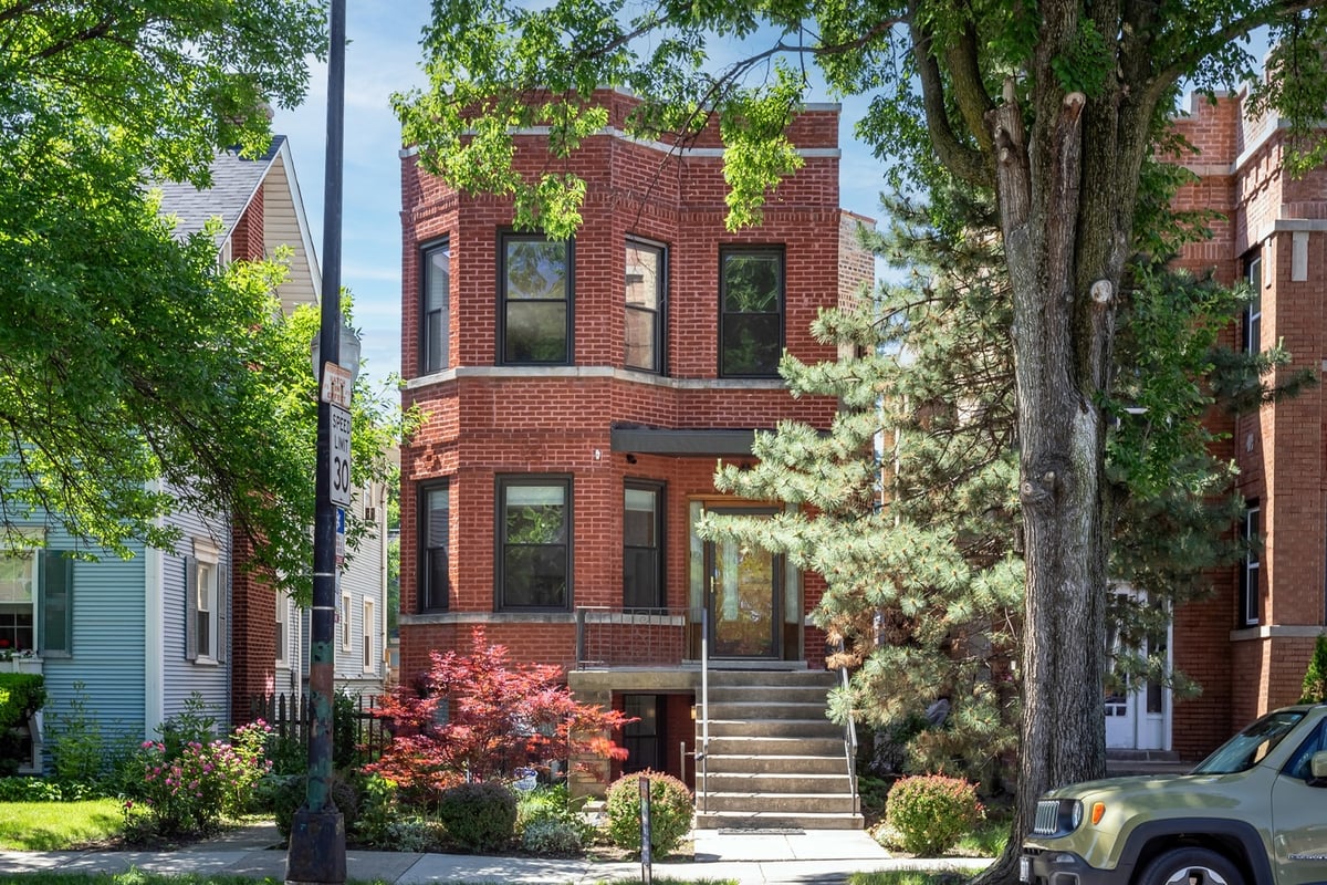3843 W Addison Street, Chicago, IL 60618