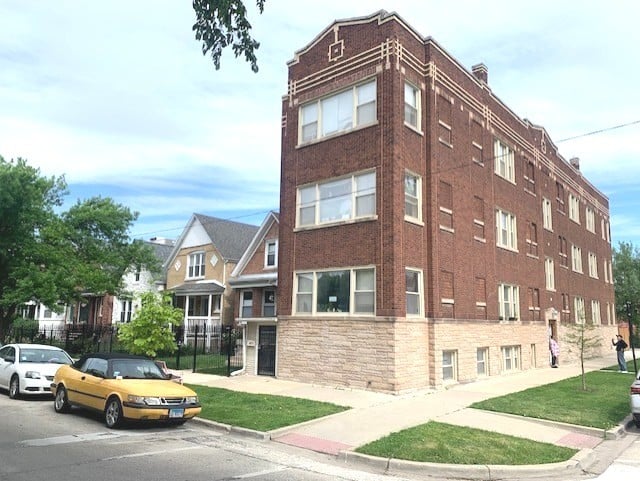 1538 N St. Louis Avenue #3R