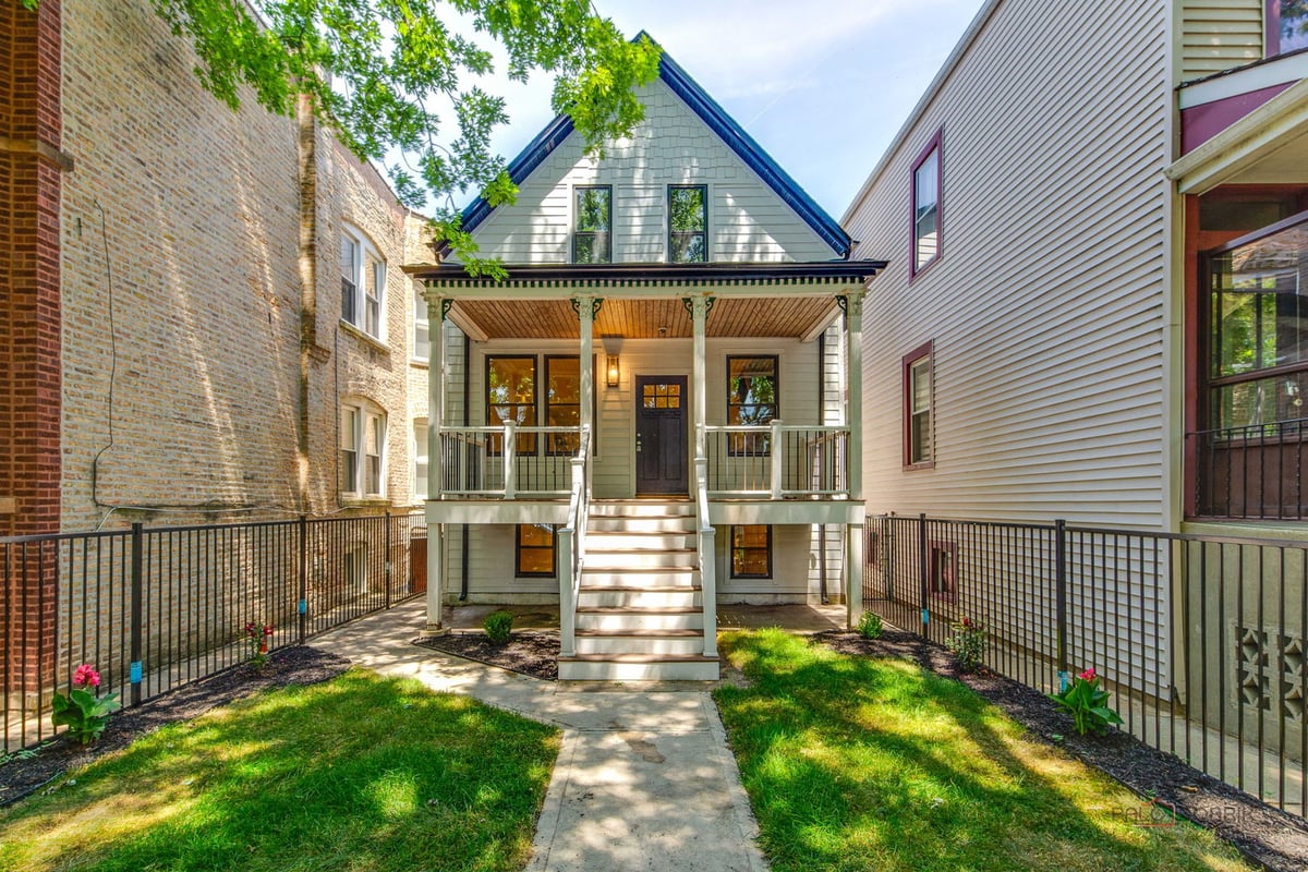 1826 W Farragut Avenue, Chicago, IL 60640