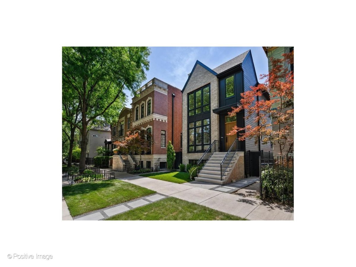 1925 W School Street, Chicago, IL 60657
