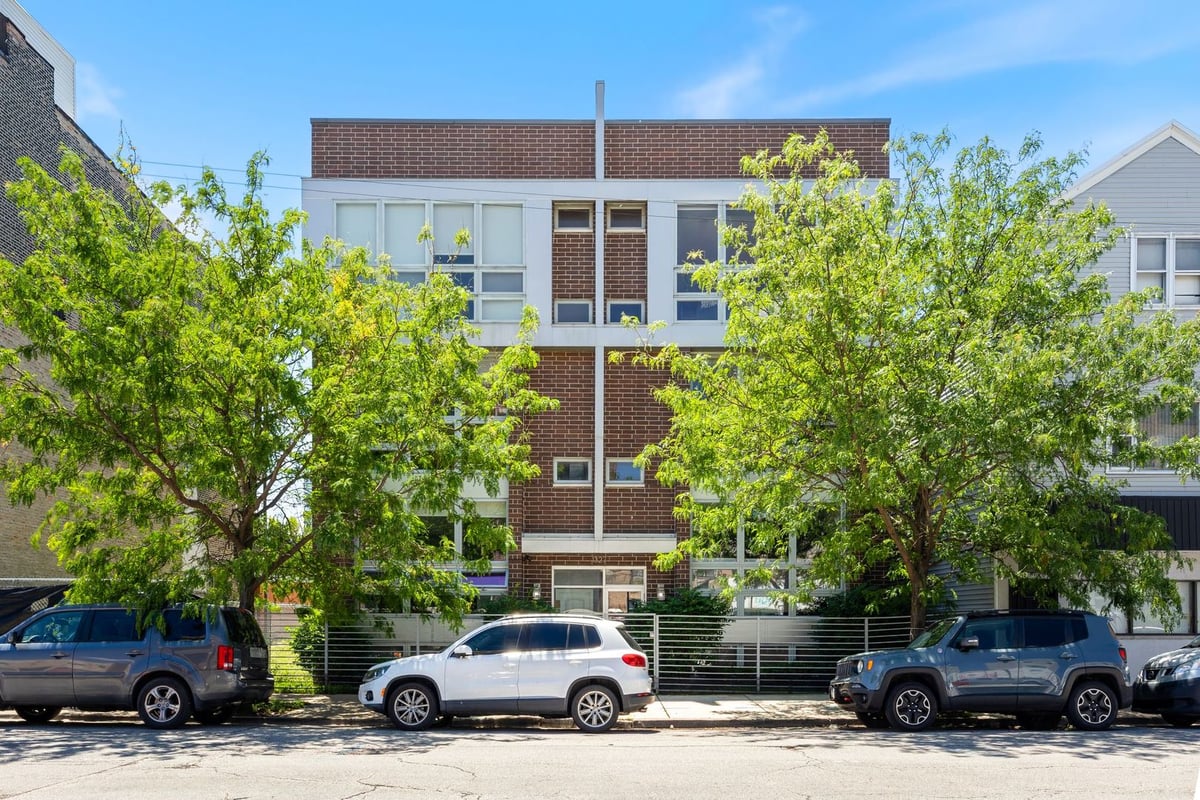 1327 W Grand Avenue #3W