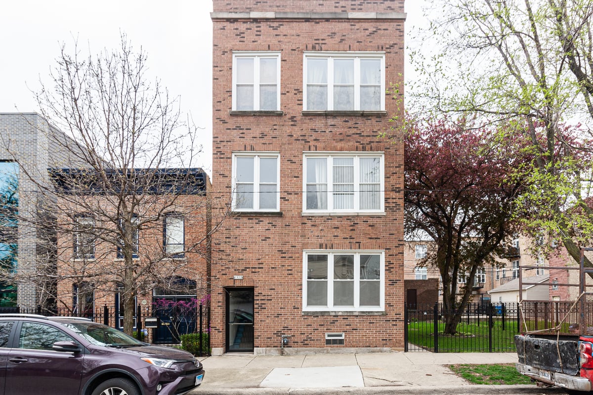1922 N Wilmot Avenue #3R