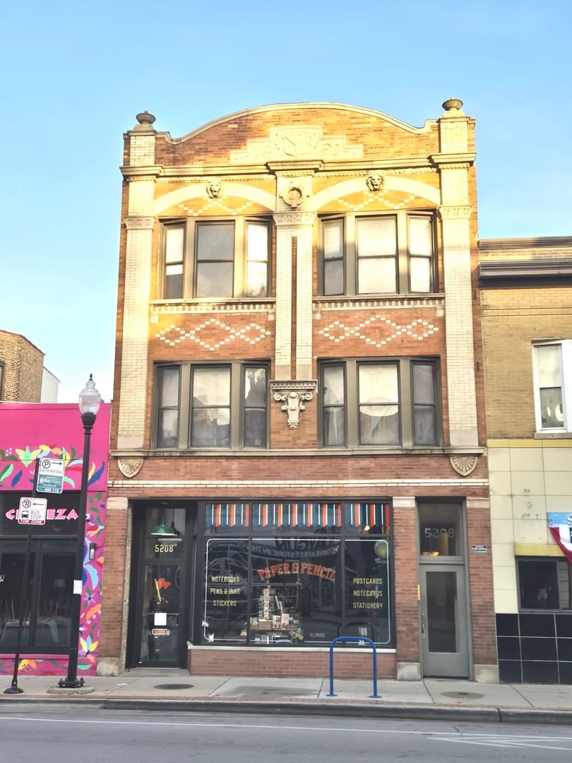5208 N Clark Street #3
