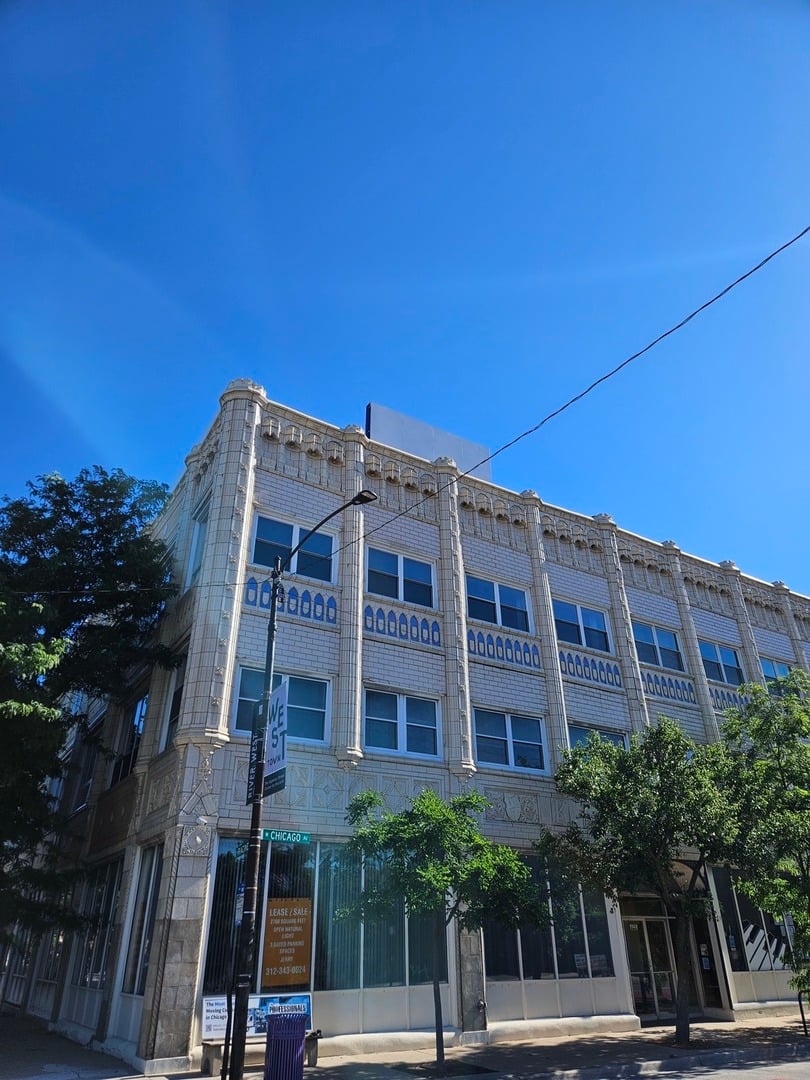 809 N Racine Avenue #203