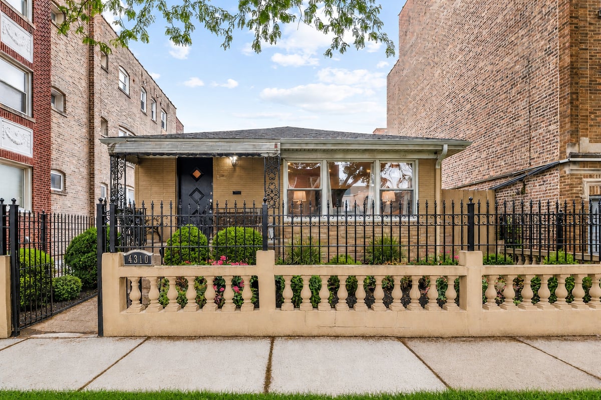 4310 W Shakespeare Avenue, Chicago, IL 60639