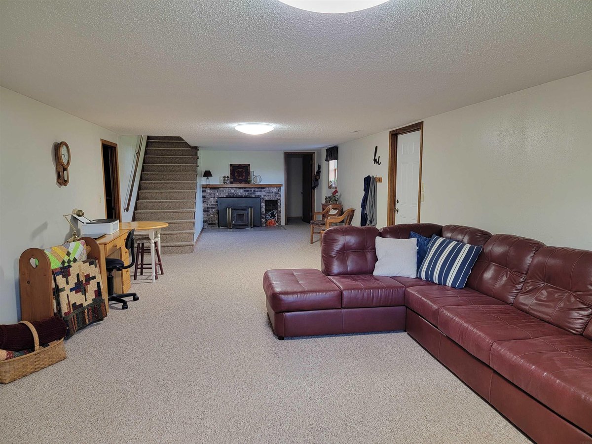 9092 Yankee Ave., Cresco, IA 52136 MLS 20242378 IDX Real Estate For Sale Cresco, IA Real