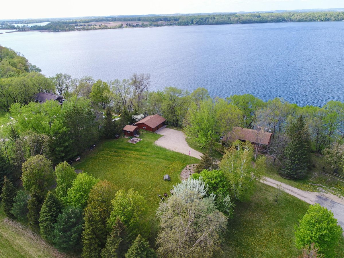 LAKE CHIPPEWA HOMES FOR SALE / BY CRAIG MISCHE