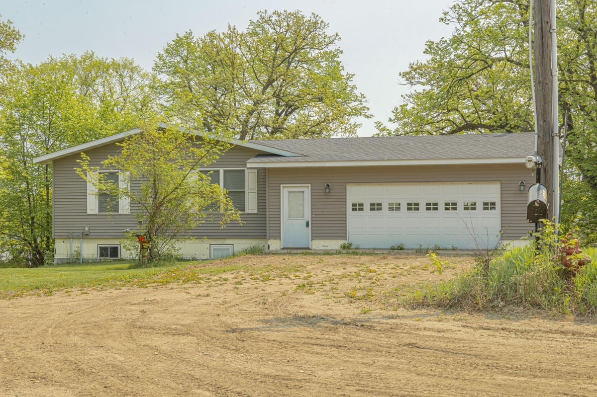 LOBSTER LAKE HOMES FOR SALE / BY CRAIG MISCHE