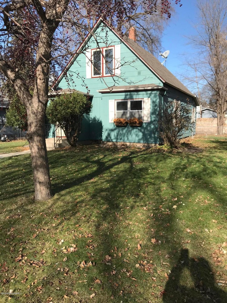 220 WILLOW STREET W, DETROIT LAKES, MN 56501 REMAX Lakes Region
