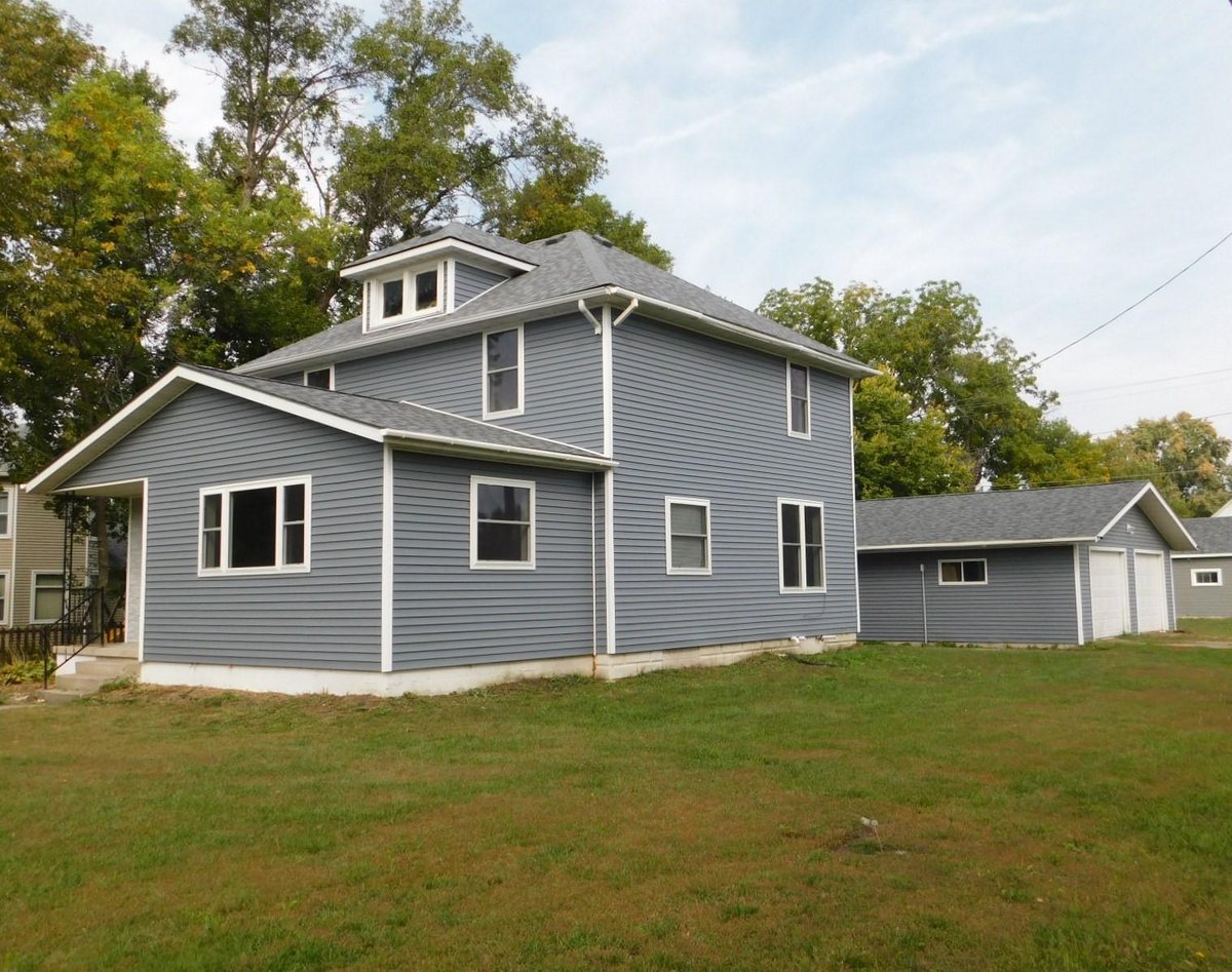 604 10TH AVENUE, CLARKFIELD, MN 56223