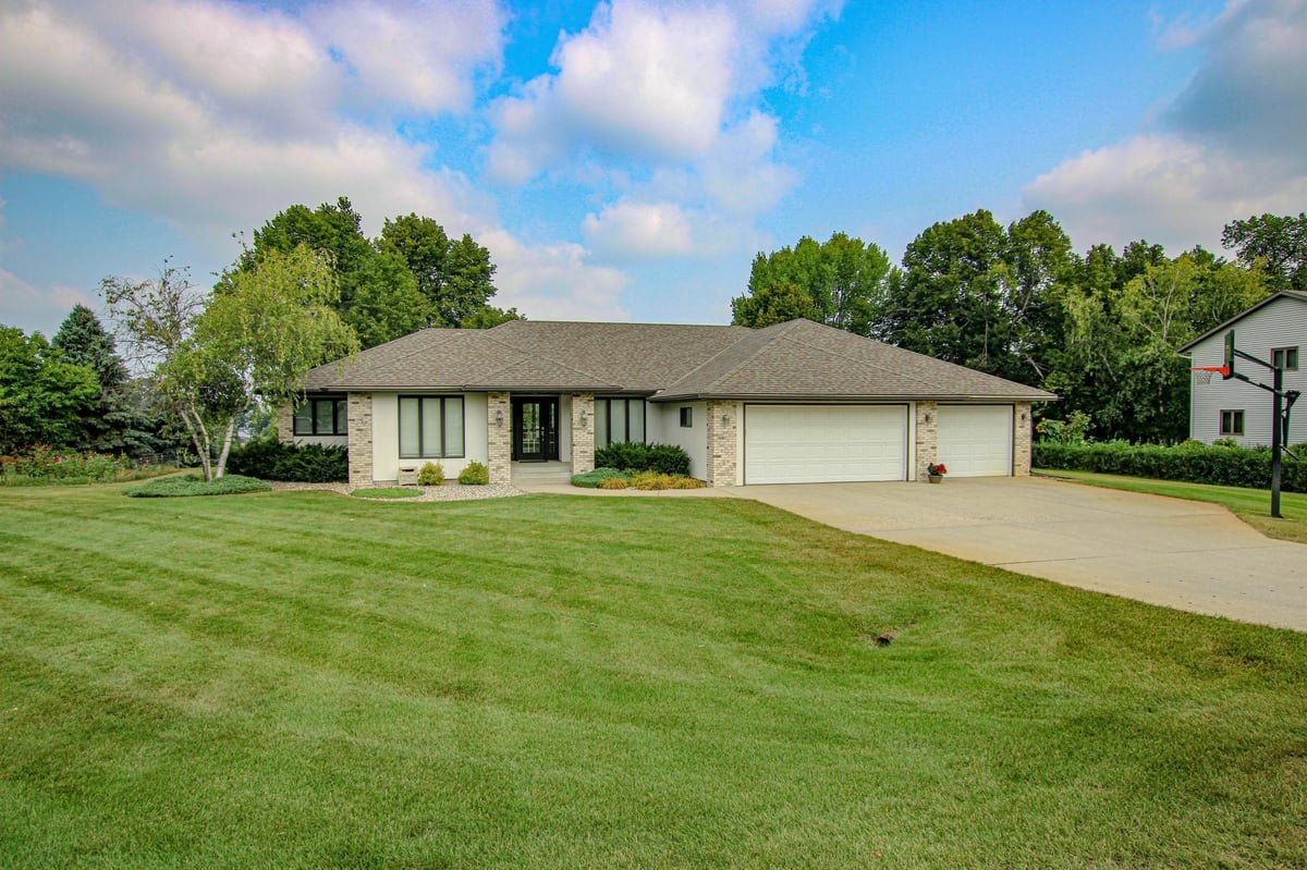 609 WINTER GREEN NW, ALEXANDRIA, MN 56308 Kvale Real Estate