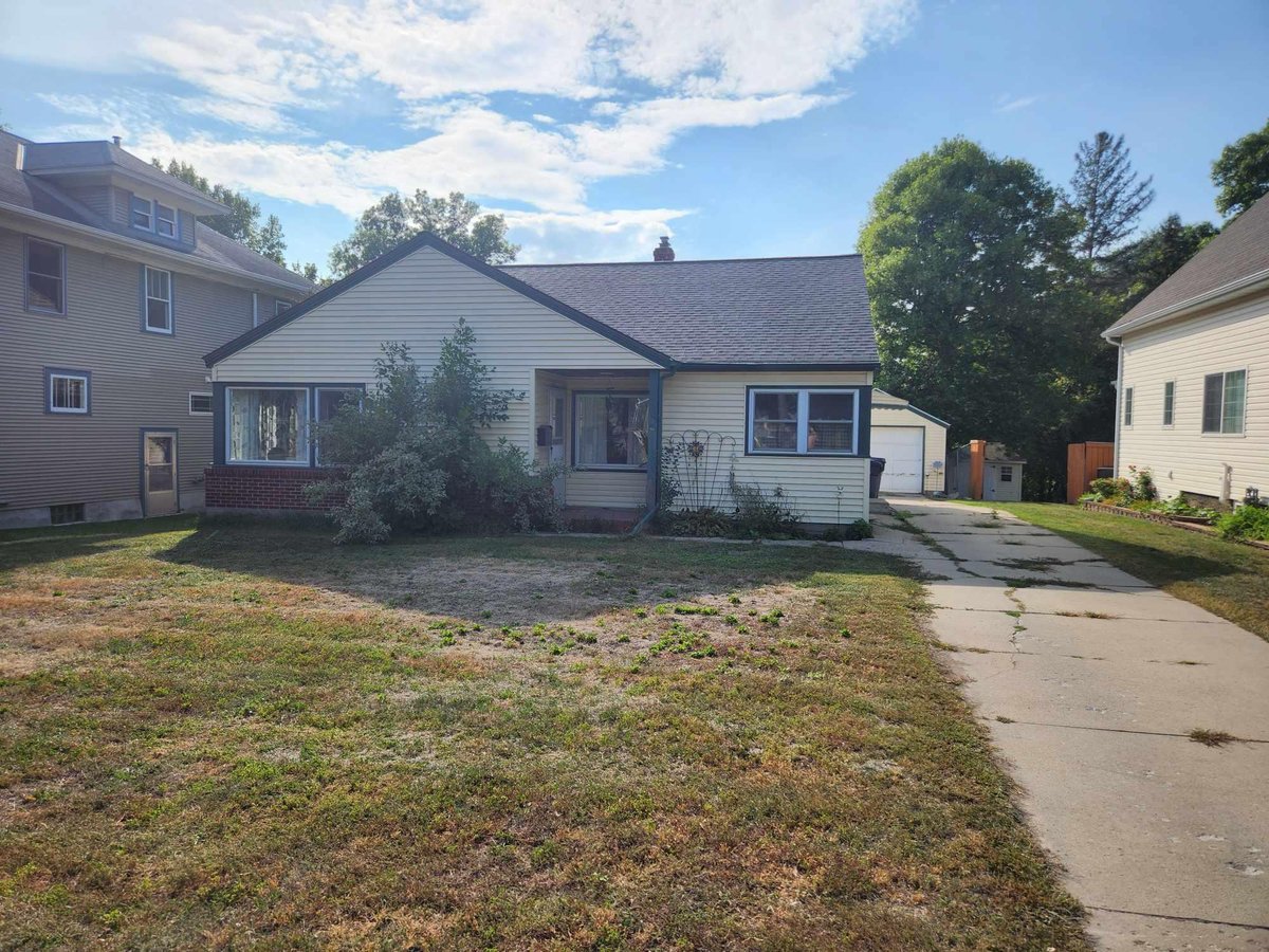 605 N BROADWAY, FERGUS FALLS, MN 56537 REMAX Lakes Region