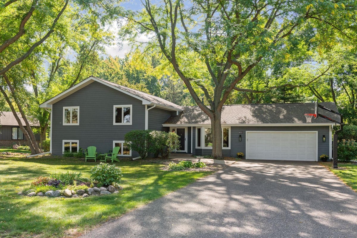 300 Zircon Lane N, Plymouth, MN 55447
