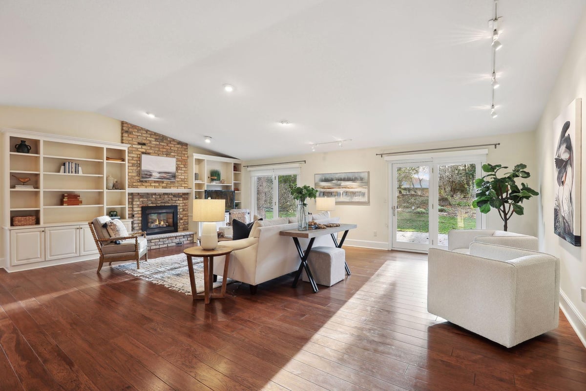 205 Holly Lane N, Plymouth, MN 55447