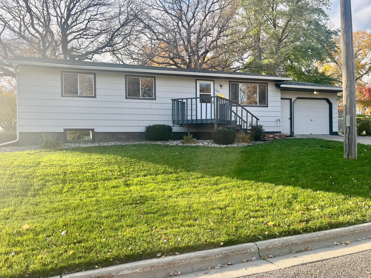 1005 N BUSE STREET, FERGUS FALLS, MN 56537 REMAX Lakes Region