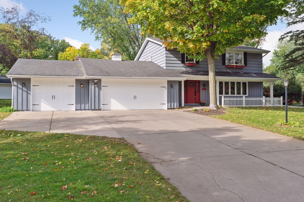 2425 Merrimac Lane N, Plymouth, MN 55447