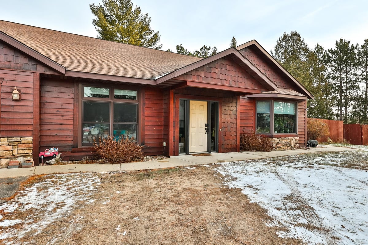 1111 TIMBERS DRIVE, PARK RAPIDS, MN 56470 Bill Hansen Realty