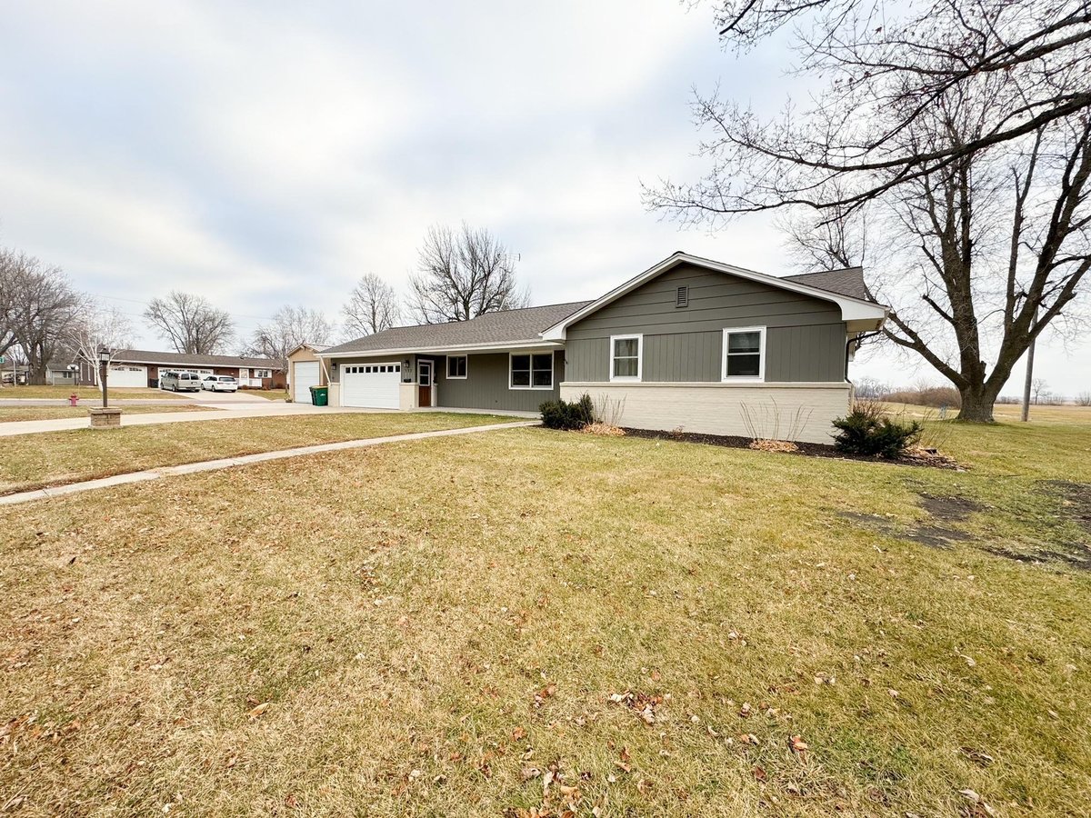 332 SMITH AVENUE, HERON LAKE, MN 56137