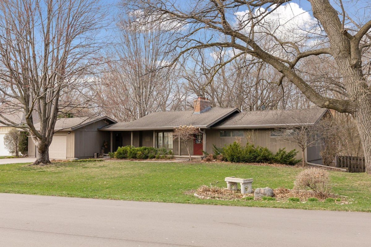 645 Harmony Circle, Wayzata, MN 55391