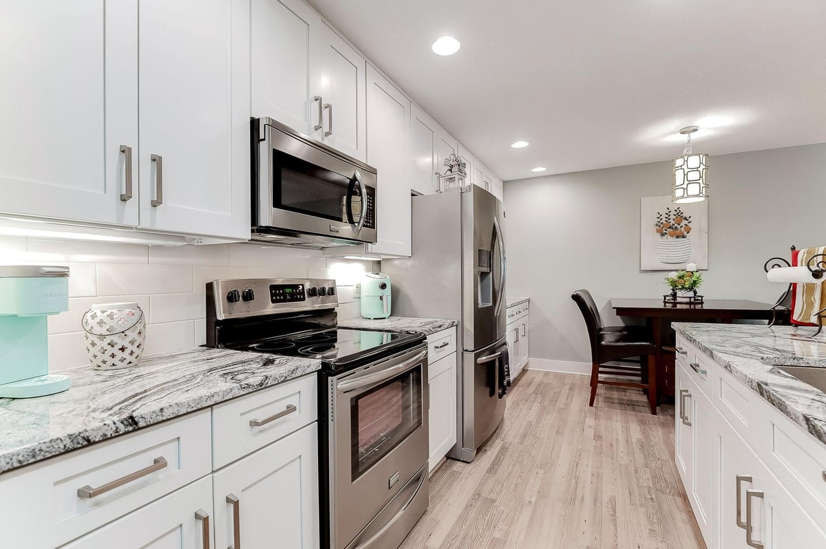 205 Barry Avenue S #221, Wayzata, MN 55391