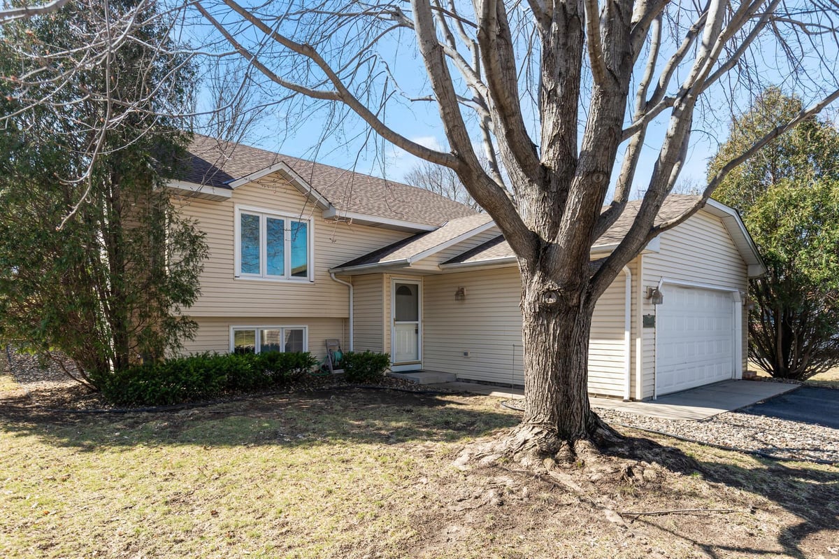 17447 Cherry Drive, Eden Prairie, MN 55346