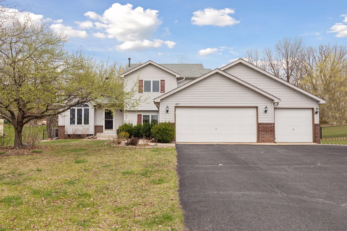 483 Doncaster Way, Woodbury, MN 55125