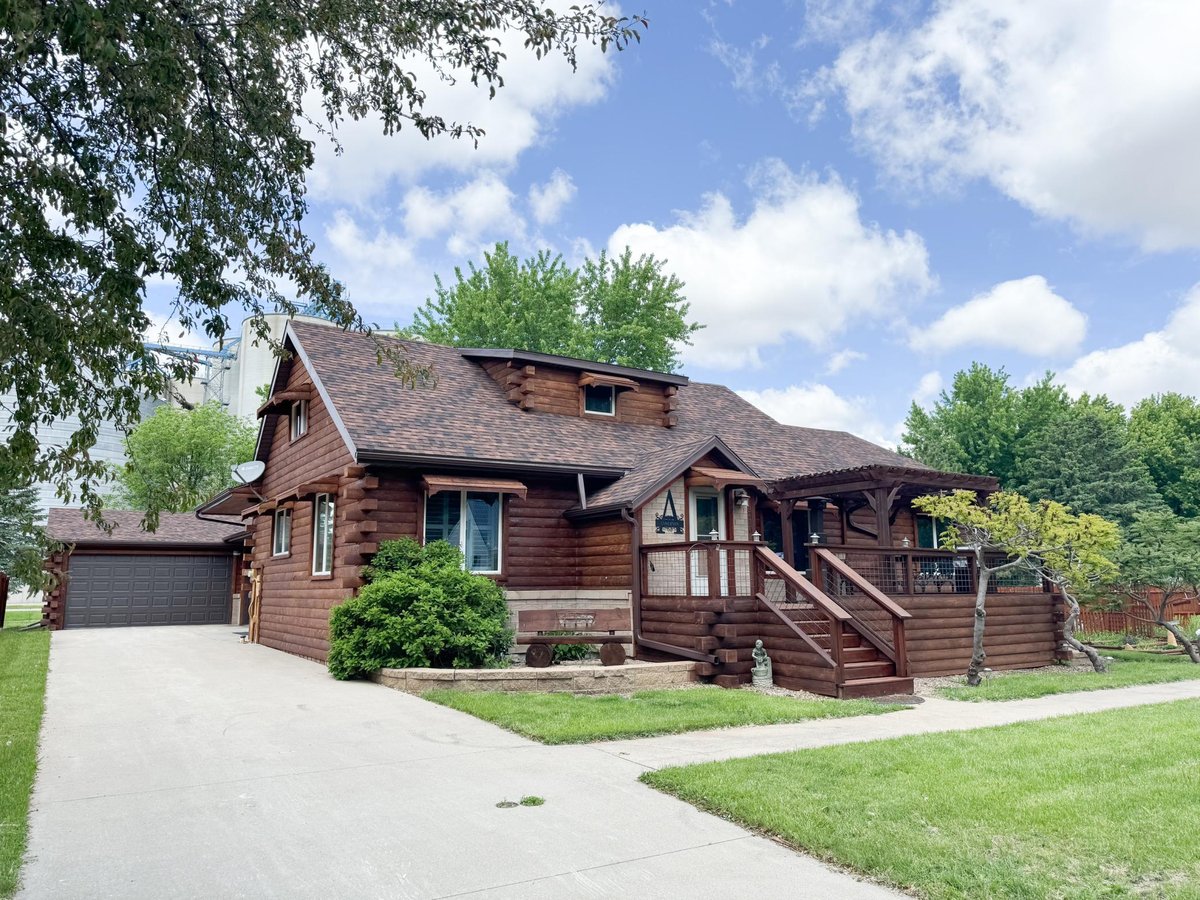 1210 3RD AVENUE, BREWSTER, MN 56119