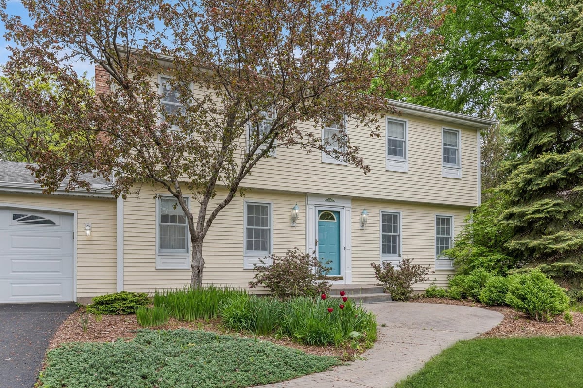 13632 Krestwood Drive, Burnsville, MN 55337