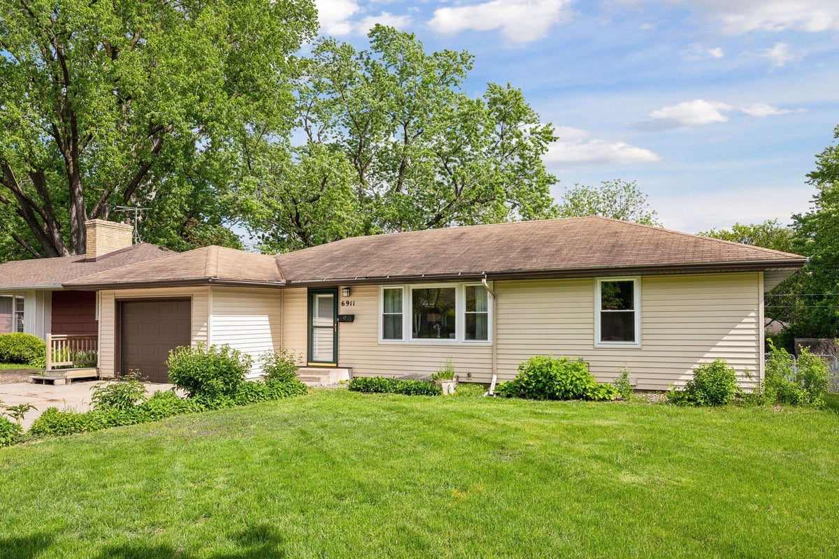 6911 Eliot View Road, Saint Louis Park, MN 55426