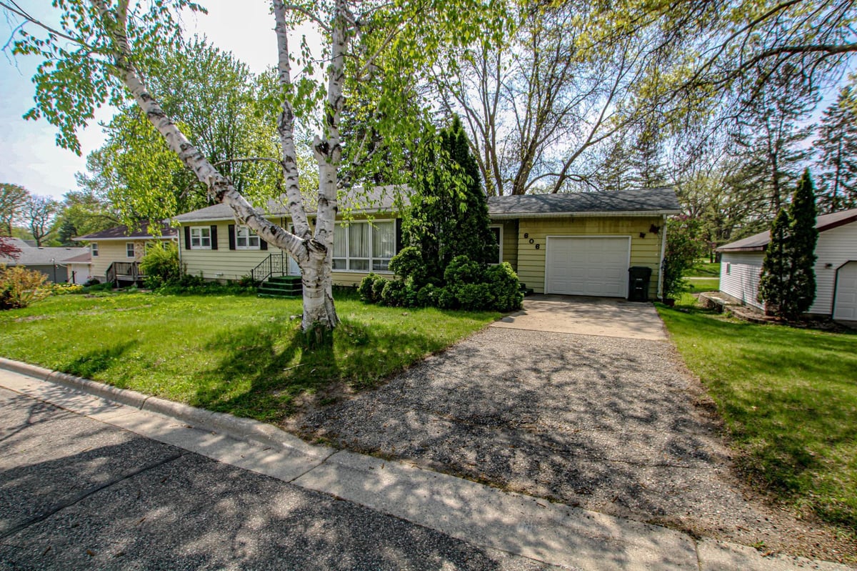 606 QUINCY STREET, ALEXANDRIA, MN 56308 Kvale Real Estate