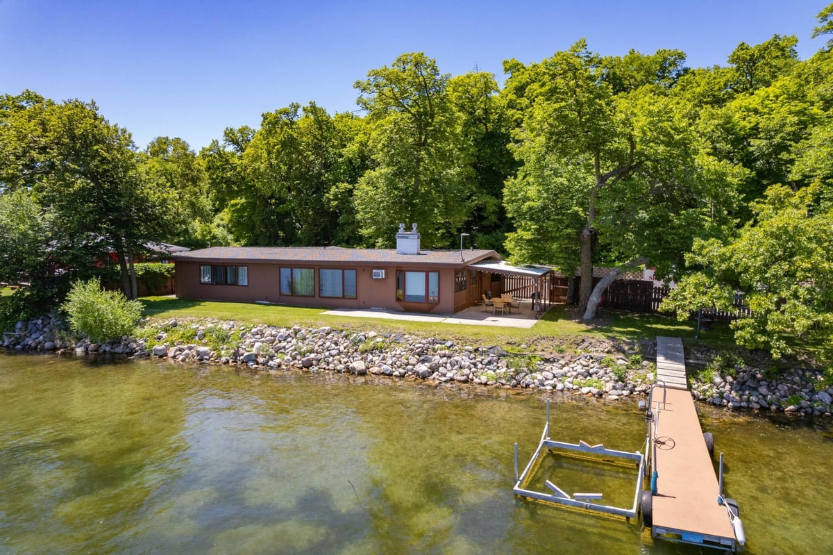 3953 COUNTY ROAD 11 NE, ALEXANDRIA, MN 56308 / BY CRAIG MISCHE