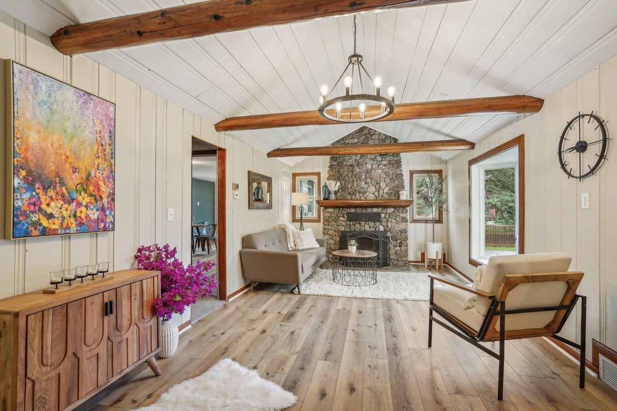 1876 Goodview Avenue N, Oakdale, MN 55128