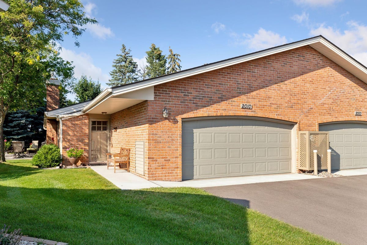 2010 Juneau Lane N, Plymouth, MN 55447