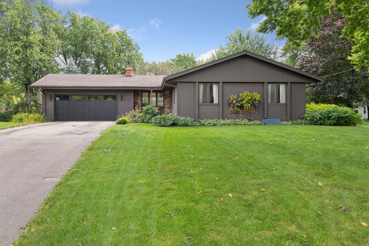 1810 Gladview Lane, Maple Plain, MN 55359