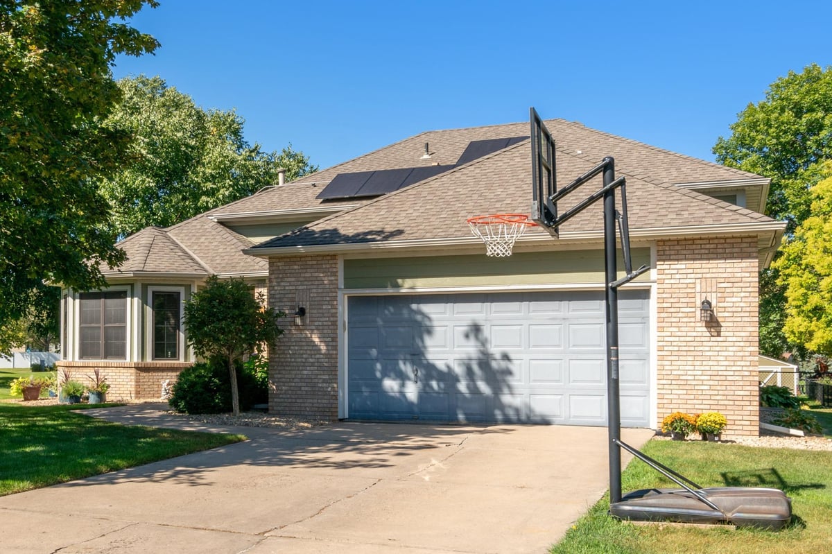 6710 120th Avenue N, Champlin, MN 55316