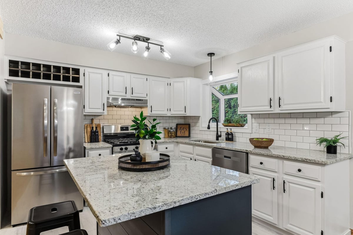 1325 97th Avenue NW, Coon Rapids, MN 55433