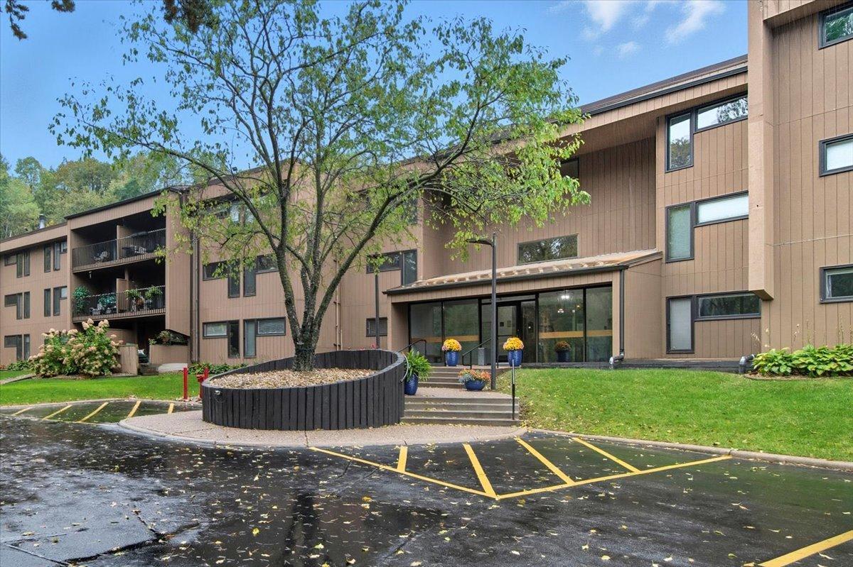 705 E Burnsville Parkway #215, Burnsville, MN 55337