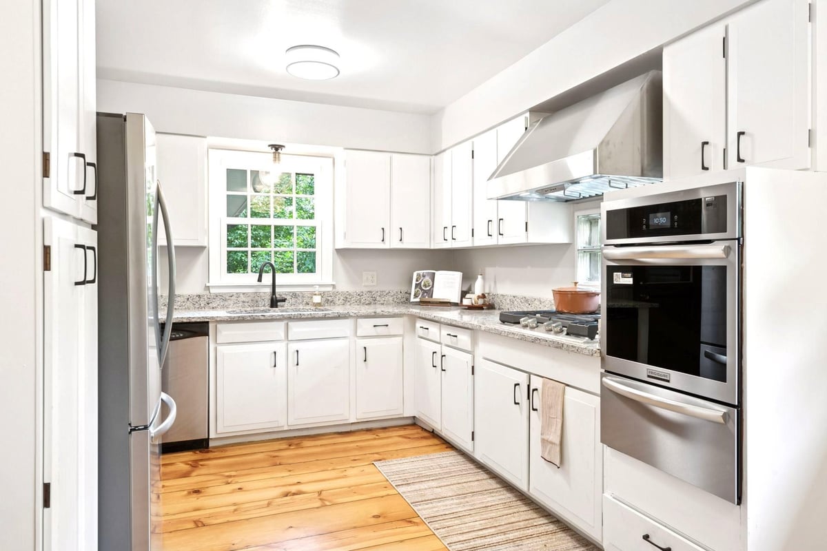 5005 W 60th Street, Edina, MN 55436