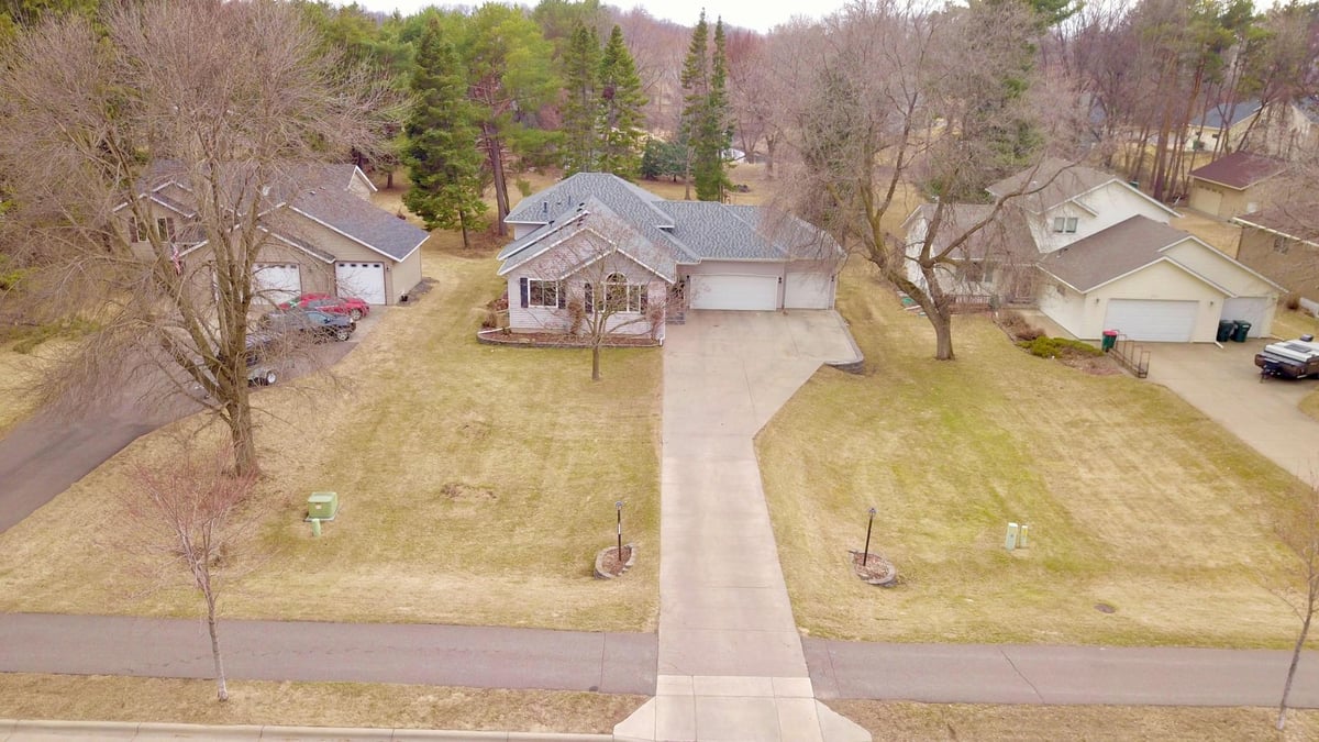 9571 Gillard Avenue NE, Monticello, MN 55362