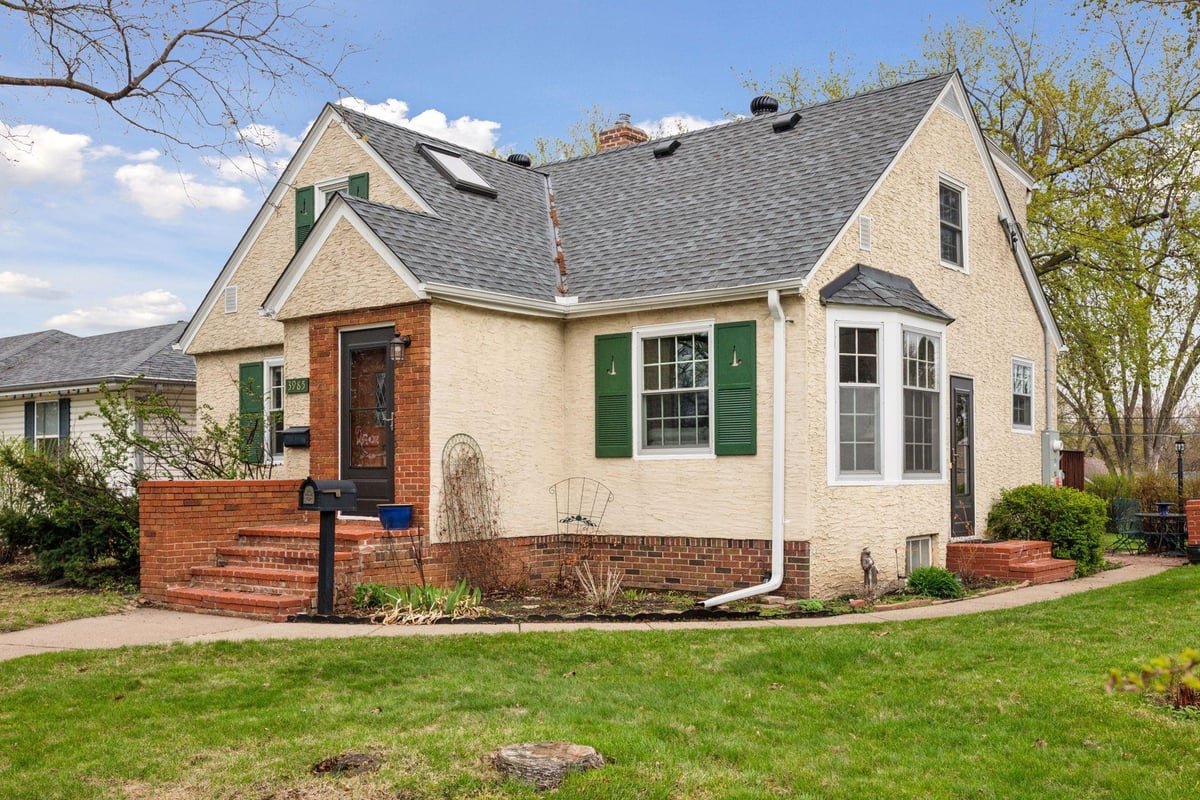 3985 Reservoir Boulevard, Columbia Heights, MN 55421