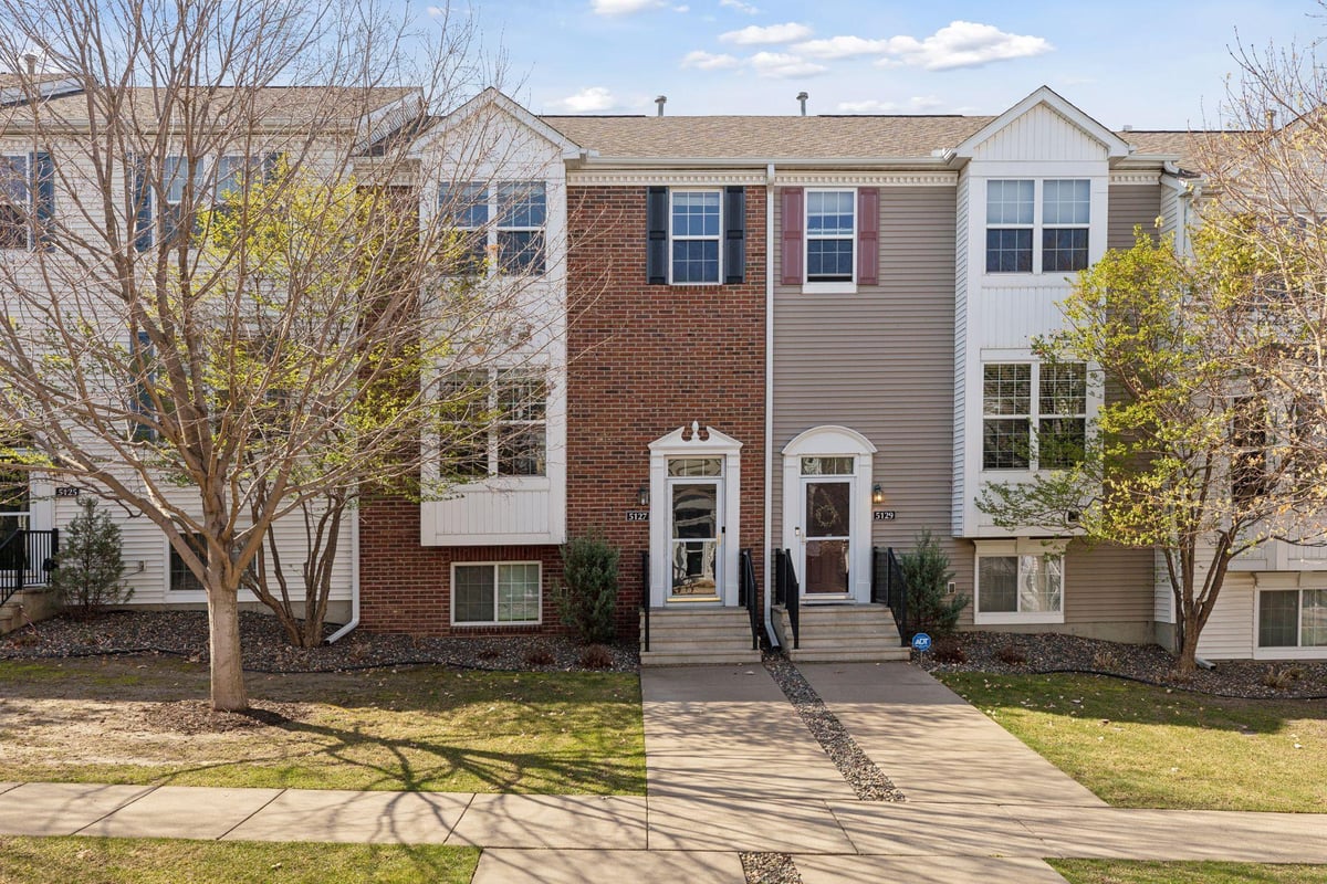 5127 Scott Path, Robbinsdale, MN 55422