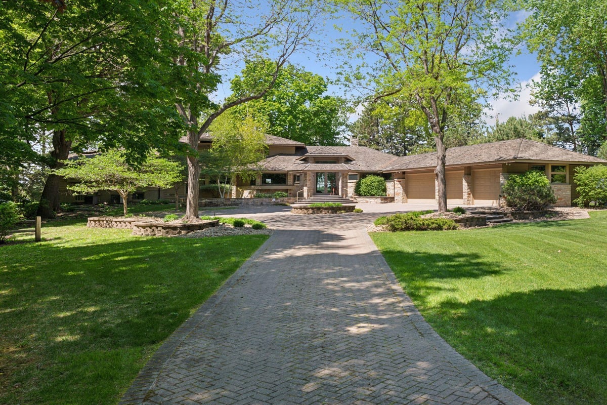 28235 Boulder Circle, Shorewood, MN 55331