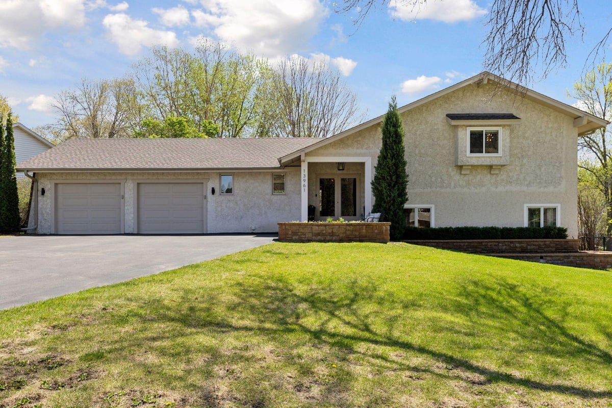 13961 92nd Place N, Maple Grove, MN 55369