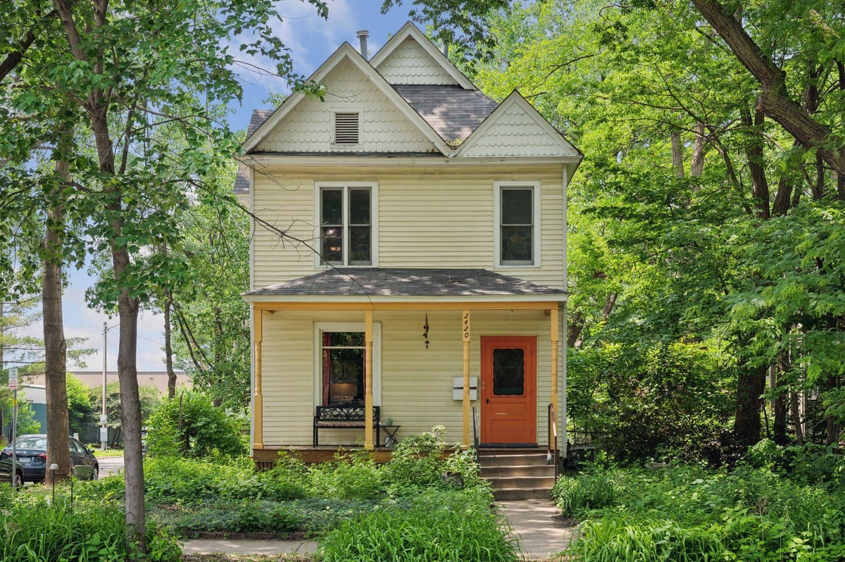 2420 25th Avenue S, Minneapolis, MN 55406