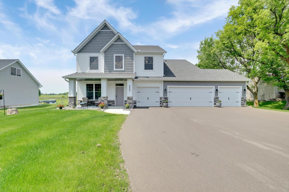 9867 Kahler Avenue NE, Monticello, MN 55362