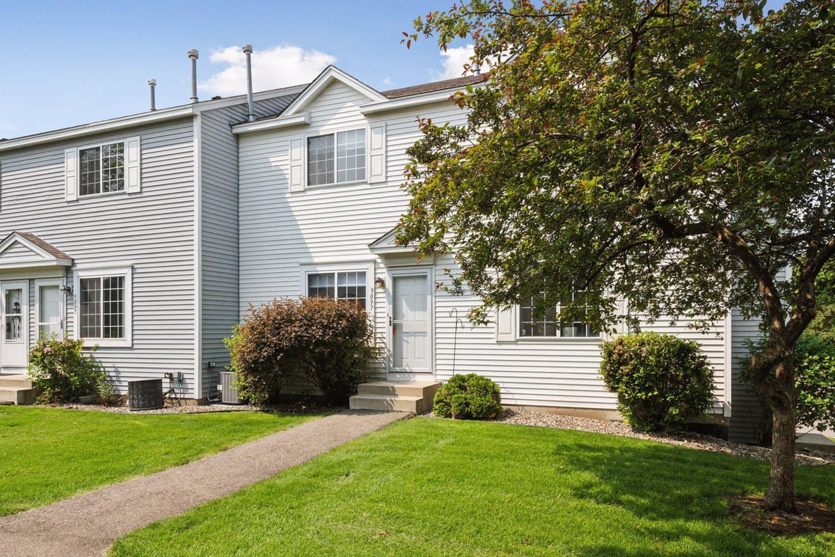 9097 Terra Verde Trail, Eden Prairie, MN 55347