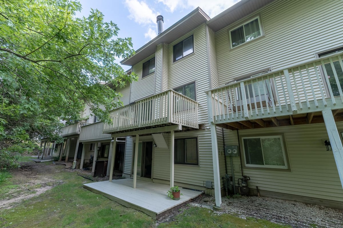 6639 Gretchen Lane N, Oakdale, MN 55128