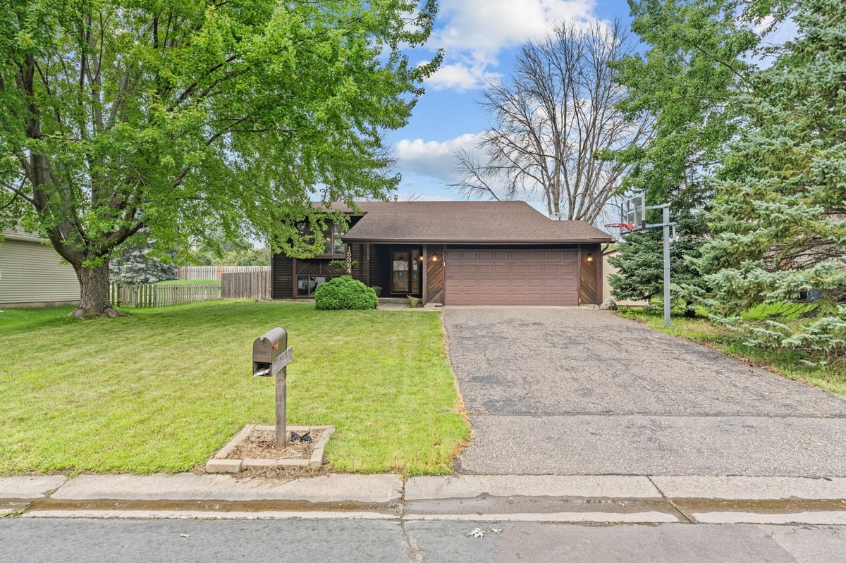 15384 92nd Place N, Maple Grove, MN 55369