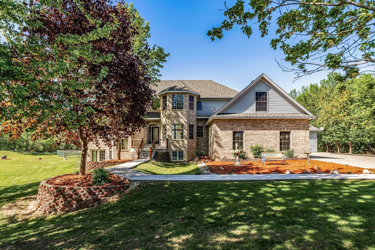 20090 Hunters Ridge, Corcoran, MN 55374